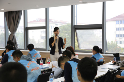 七寶鎮舉辦第三屆進博會城市文明志愿服務房地產專題培訓